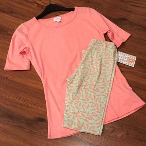 NWT LULAROE  Gigi shirt